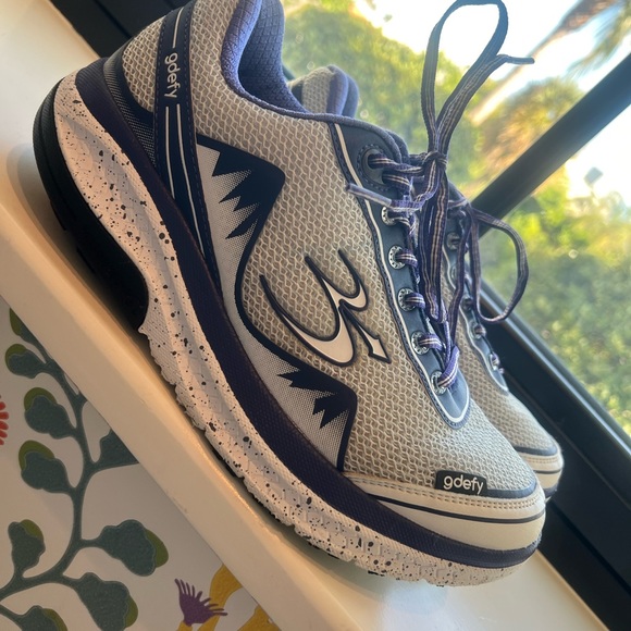 💗GDEFY sneakers - Picture 3 of 8